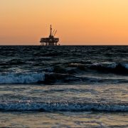 Oljerigg i havet
