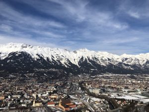 I Innsbruck var Celine tett på alpene! Illustrasjonsfoto.